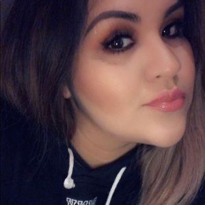 Meet your Posher, Mari